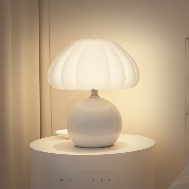 Cream Style Bedside Table Lamp - огляд і ціна Mushroom Table Lamp