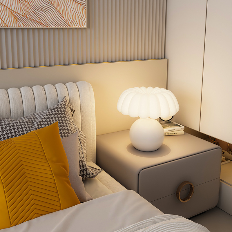 Cream Style Bedside Table Lamp - огляд і ціна Mushroom Table Lamp