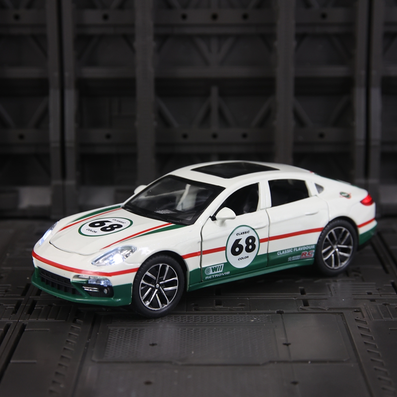 1:32 Simulation Porsche Paname - огляд і ціна Decor Lighting Returns