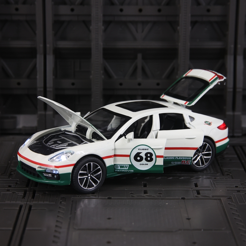 1:32 Simulation Porsche Paname - огляд і ціна Decor Lighting Returns