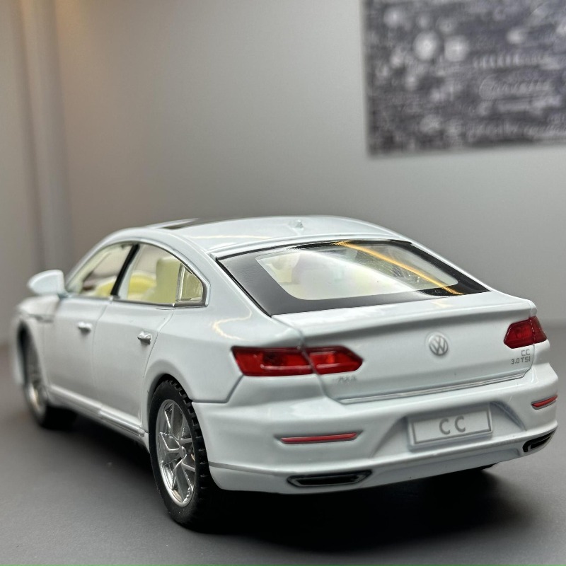 1:32 Scale Alloy Car Model 132 - огляд і ціна Decor Lighting Returns